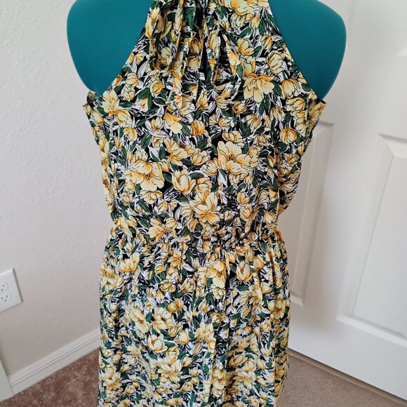 Flowered Dress Woman's Size Medium Polyester Spandex - Picture 2 of 8